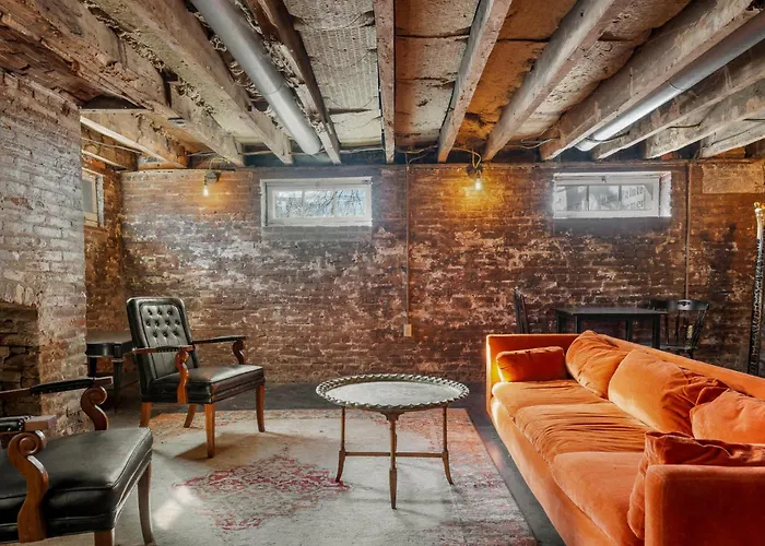 Cozy Corner In Frankfort Hideaway